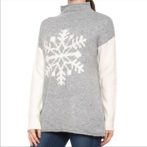 NWOT Cupcakes & Cashmere Grey SnowflakeMock Neck Sweater